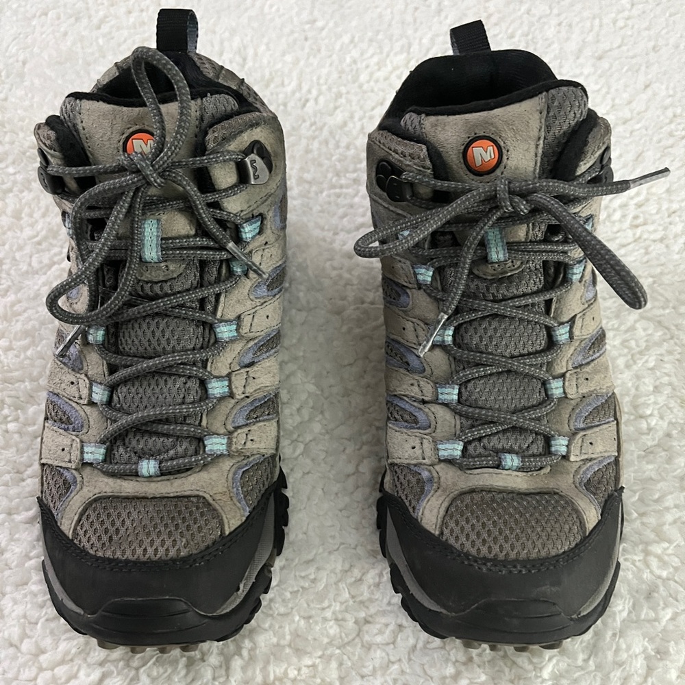 Merrell Women’s Size 7.5W Hiking Boot